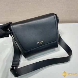 chi tiết Túi nam Prada mini đeo chéo màu đen 2VD069