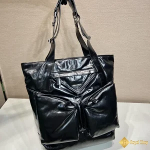 cùng ngắm Túi Tote Prada nam Black 2VG120