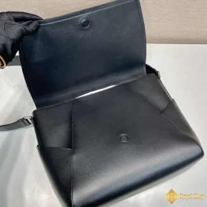 cùng ngắm Túi nam Prada đeo chéo Messenger màu đen 2VD068