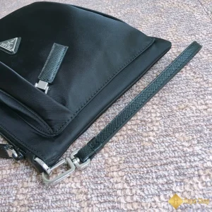 địa chỉ mua Túi Clutch Prada nam cầm tay da Saffiano Black 2NE007