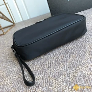 giá Túi Clutch Prada nam cầm tay da Re-Nylon màu đen 2NE007