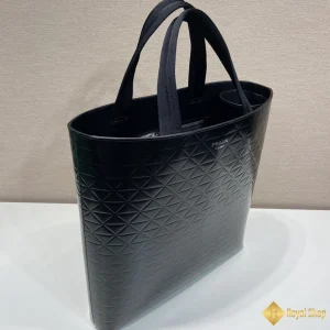 sự tinh tế Túi Tote Prada nam màu đen dập vân tam giác 2VG113