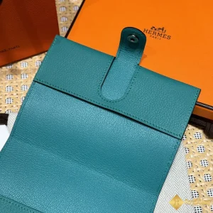 Ví Hermes R.M.S. PAssport đựng hộ chiếu THM7001 được làm thủ công