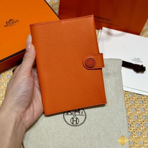 Ví Hermes R.M.S. PAssport đựng hộ chiếu THM7003