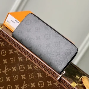 Ví LV nam Zippy Monogram Eclipse màu xám M62295