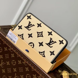 Ví nữ LV dài Zippy Monogram cầm tay M82529