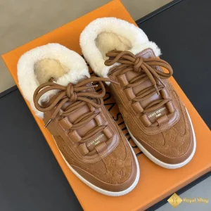 cận cảnh Giày sneaker nữ LV hở lưng lót lông CK5902