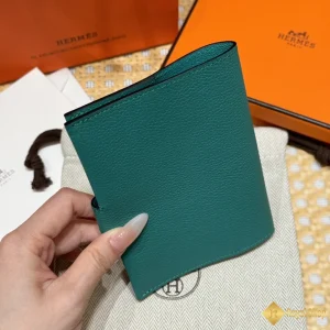 cận cảnh Ví Hermes R.M.S. PAssport đựng hộ chiếu THM7001