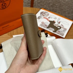 cận cảnh Ví ngắn nữ Hermes Bearn THM6003