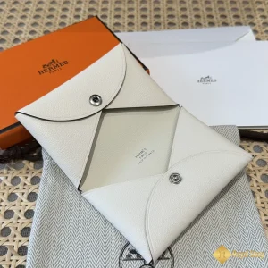 cận cảnh Ví ngắn nữ Hermes Calvi duo THM60077