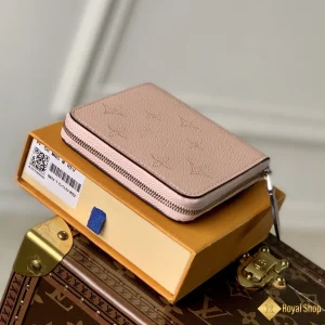 cận cảnh Ví nữ LV Zippy Coin Purse Monogram màu hồng  M81558