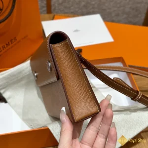 chất liệu Ví dài nữ Hermes Snap có dây đeo THM5003