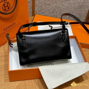 chất liệu Ví dài nữ Hermes Snap có dây đeo THM5006