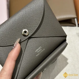 chất liệu Ví ngắn nữ Hermes Calvin duo THM60070