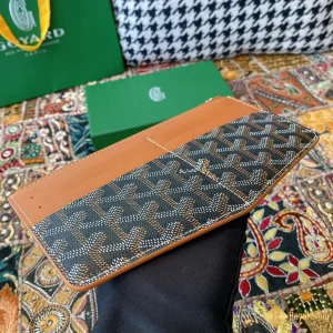 chi tiết Ví Goyard Insert Louise HA8008