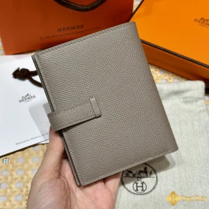 chi tiết Ví ngắn nữ Hermes Bearn THM60025