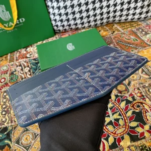 cùng ngắm Ví Goyard Insert Louise HA8005