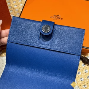 cùng ngắm Ví Hermes R.M.S. PAssport đựng hộ chiếu THM7004