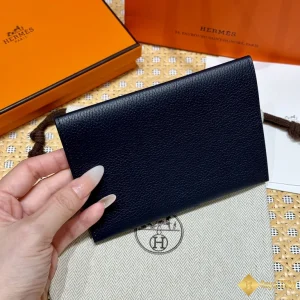 cùng ngắm Ví Hermes R.M.S. PAssport đựng hộ chiếu THM7006