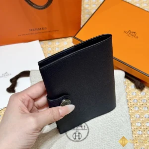 địa chỉ mua Ví Hermes R.M.S. PAssport đựng hộ chiếu THM8009