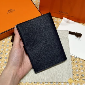 giá Ví Hermes R.M.S. PAssport đựng hộ chiếu THM7006