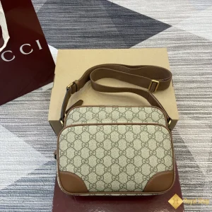 Túi Gucci nam GG Emblem đeo chéo 821160