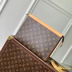 Túi LV nam Clutch Pochette Voyage viền vàng M12820