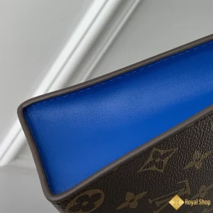 Túi LV nam Clutch Pochette Voyage viền xanh M12820 like auth