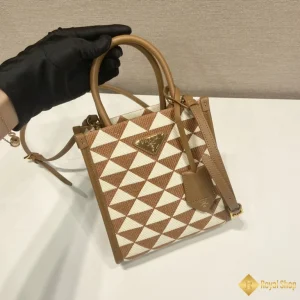 cùng ngắm Túi Prada nữ mini Tote Saffiano màu nâu 1BA355