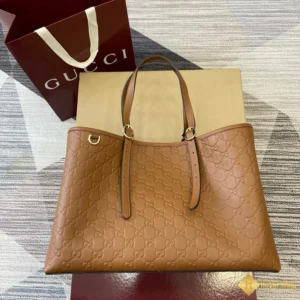 Túi Gucci nữ GG Emblem large tote màu nâu 815213