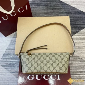 Túi Gucci nữ GG Emblem small 847281 FAEUC 9758