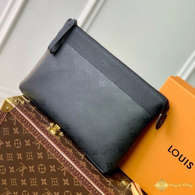 Túi LV nam Clutch Pochette Voyage Souple M26741