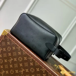 Túi LV nam Locker Dopp Kit M26810