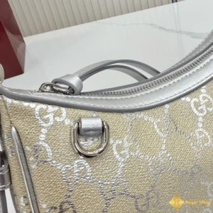 cận cảnh Túi Gucci nữ GG Emblem small 847447