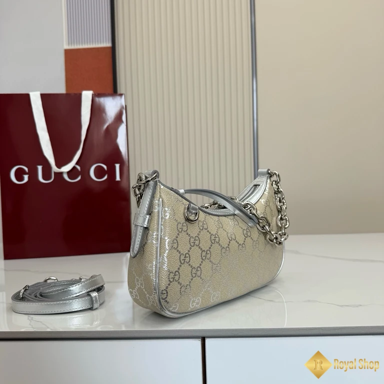 chi tiết Túi Gucci nữ GG Emblem small 847447
