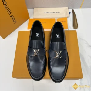cận cảnh Giày loafer LV nam CKLV505123